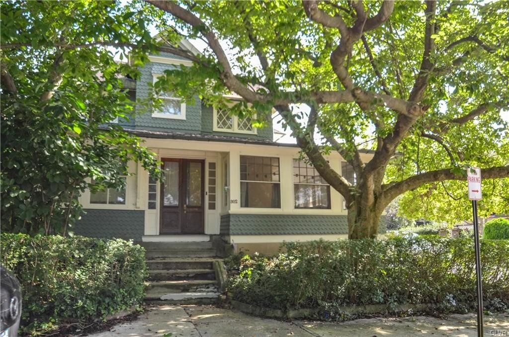 Primary Photo - 302 E Franklin St