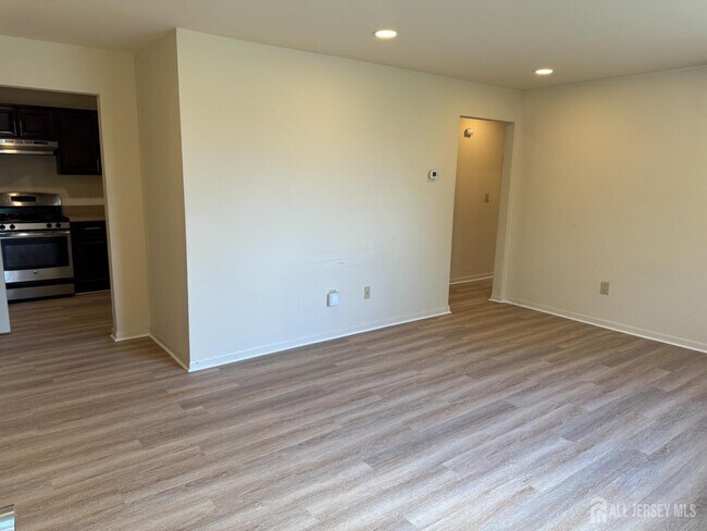 Building Photo - 1301 Cricket Ln