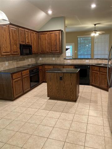 Foto del edificio - 2236 Crestridge Dr