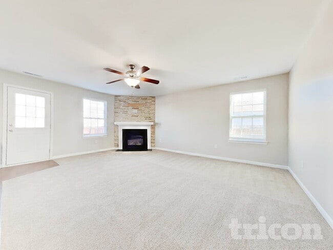 Building Photo - 42 Folkstone Ct