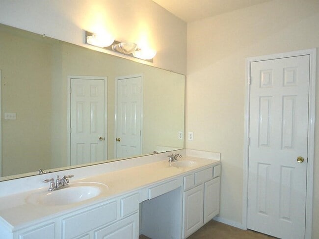Building Photo - 18646 Flagstone Creek Rd