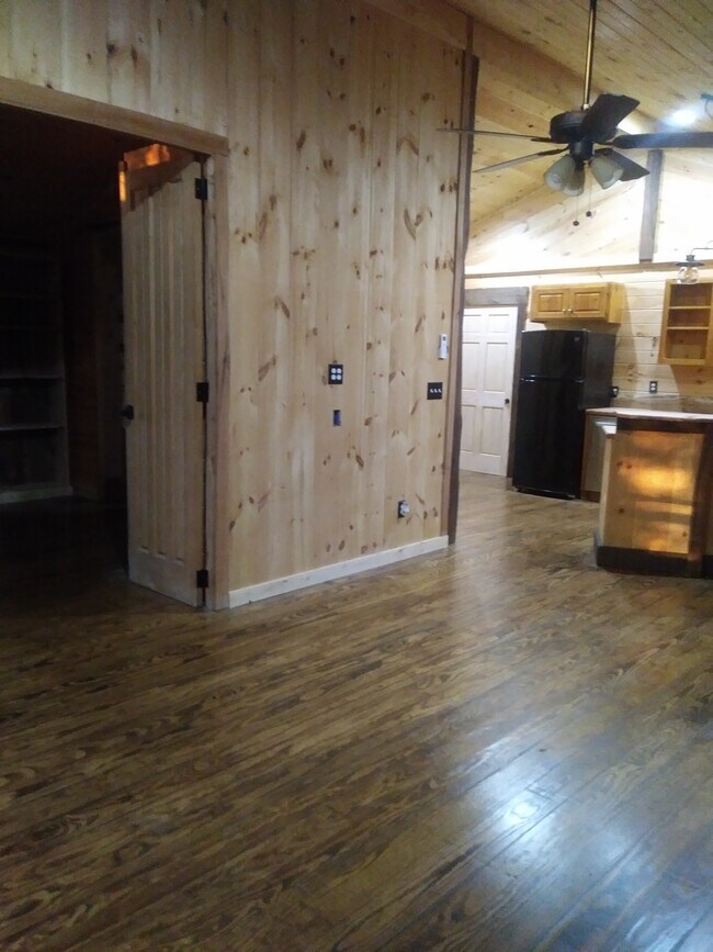 Building Photo - 428 Whitehead Rd