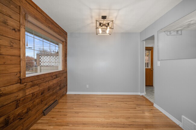 Foto del edificio - 6028 N Lincoln St