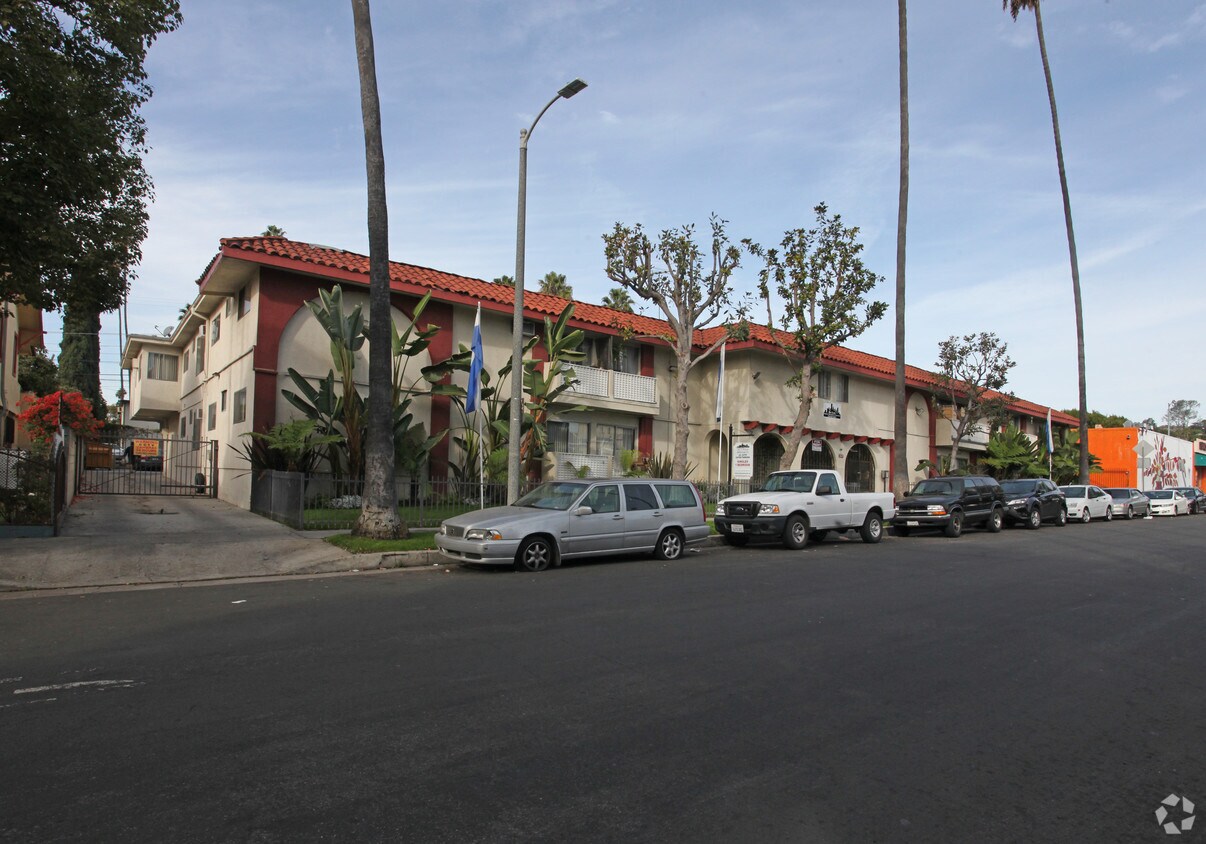 Building Photo - 1645 N. Winona Blvd