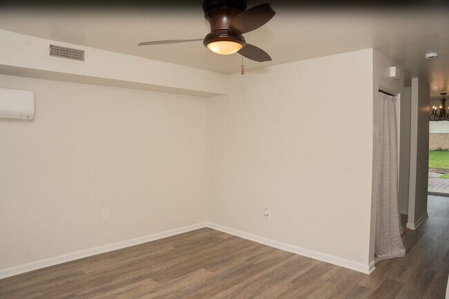 Foto del edificio - 534 Mountain View Rd