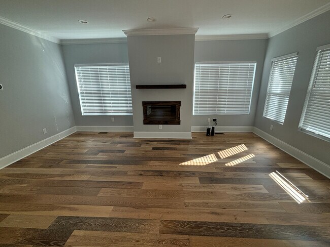 Building Photo - Room in Single Family Home on Booker Ave