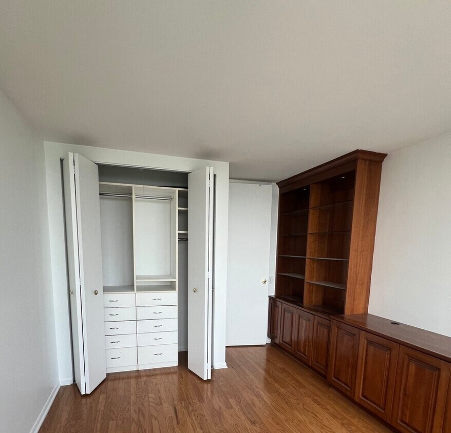 Foto del edificio - 2400 N Lakeview Ave