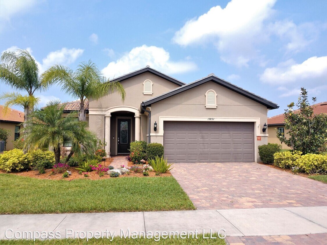Foto principal - 3 br, 2 bath House - 19891 Quisto Street