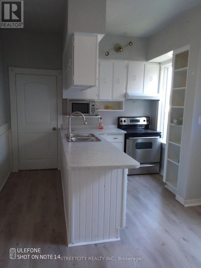 Building Photo - 37 Empress Ave