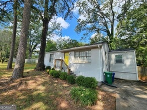 Building Photo - 2148 Clanton Terrace