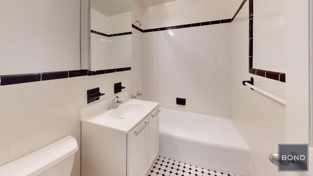 Building Photo - 412 E 55th St