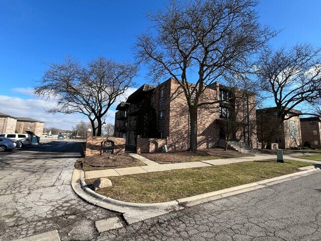 Foto del edificio - 17745 Rosewood Dr