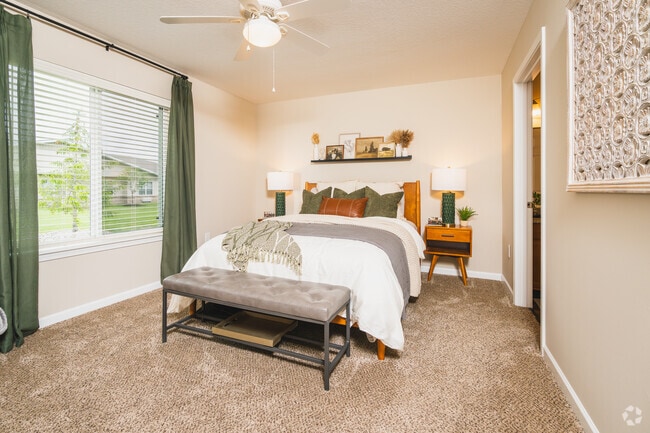 2BR, 2BA - 1,294SF - Forestwood - Primary Bedroom - Redwood Fort Wayne Diebold Road