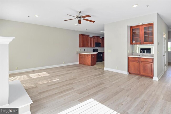 Building Photo - 1402 Hidden Meadow Ln