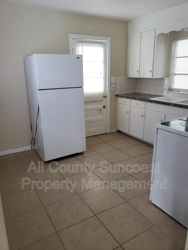 Building Photo - 5645 35th Way N