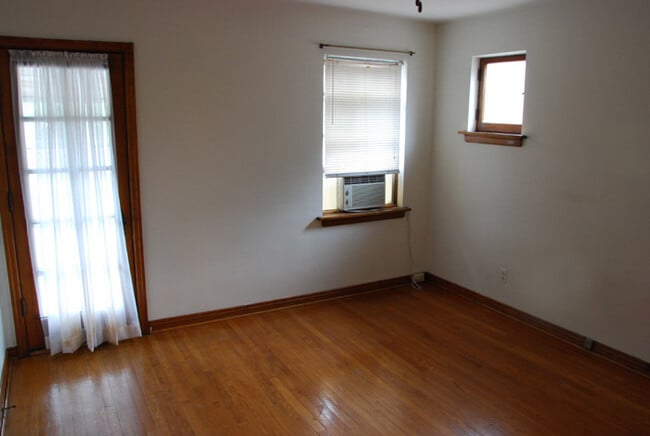 Building Photo - 5120 Jamieson Ave