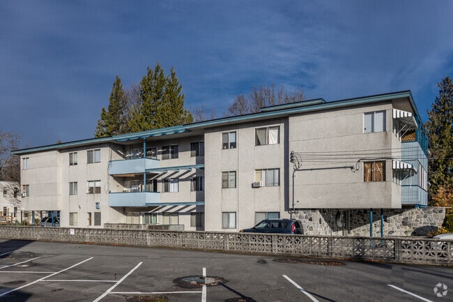 Building Photo - College Manor Mainstreet Apartments