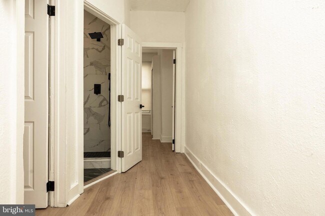 Building Photo - 5723 Delancey St