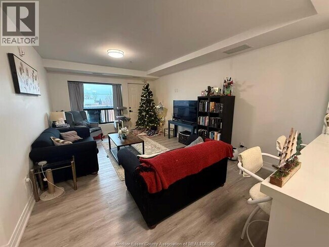 Building Photo - 3370 Stella Crescent