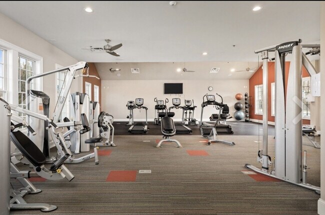 Building Photo - 204 Ettington Dr