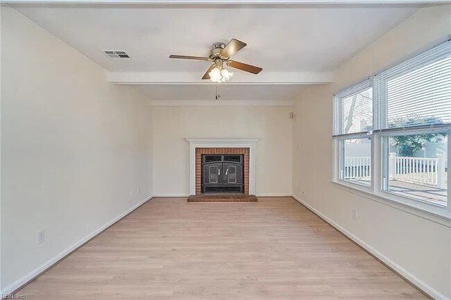 Foto del edificio - 1221 Garth Ct