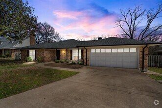 Building Photo - 1224 S Lang Ave