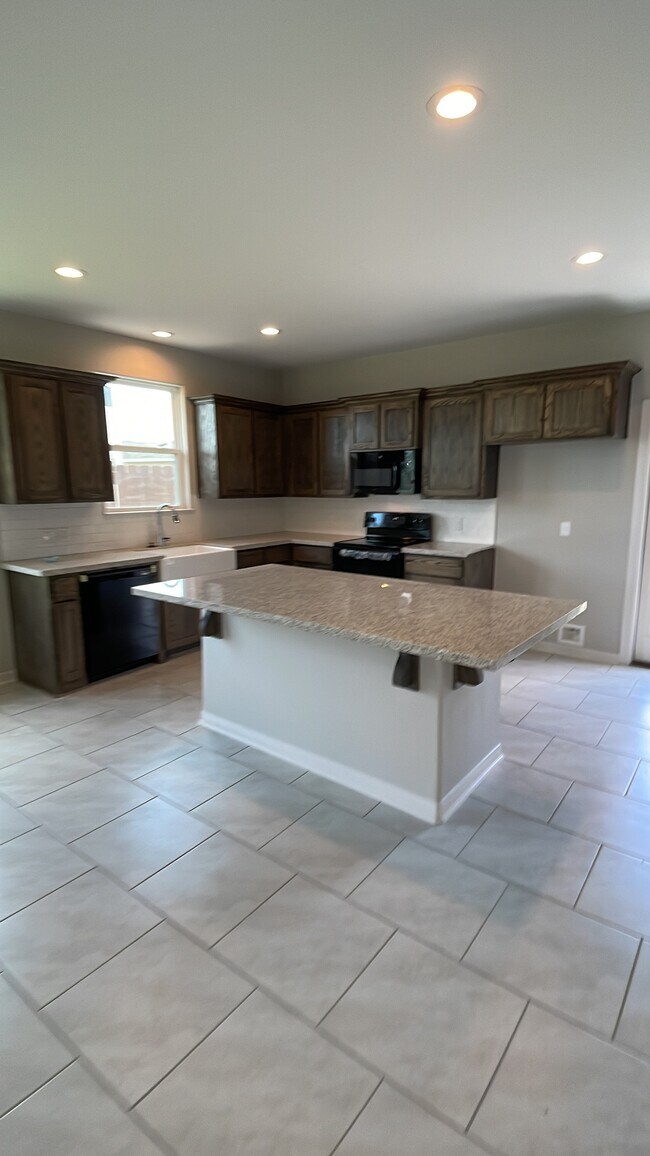 Foto del edificio - 2369 Grove Ln