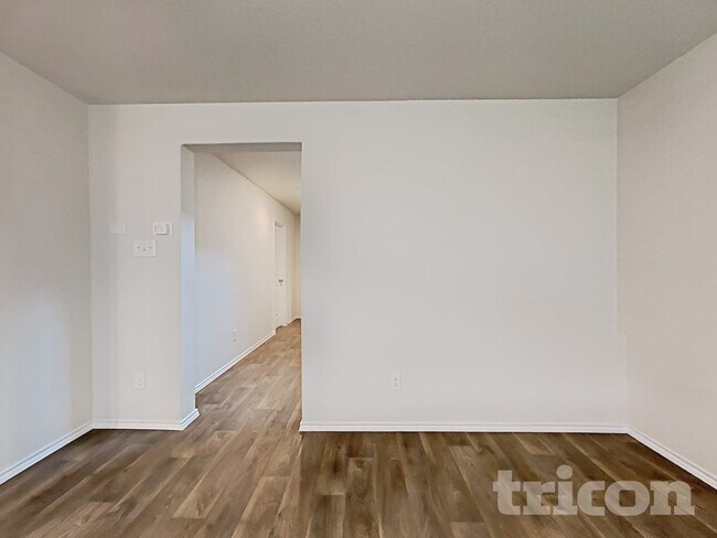 Building Photo - 13215 Winemaker Dr