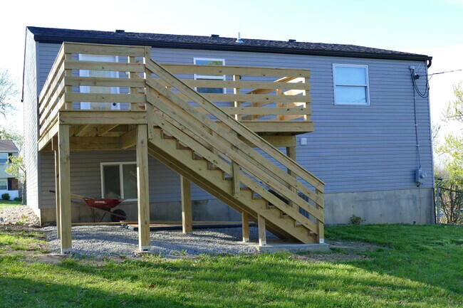 Building Photo - 2863 Spruceway Dr
