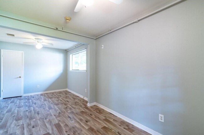 Foto del edificio - 7621 Gleason Rd