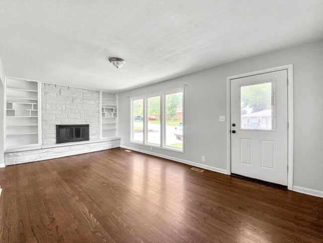 Building Photo - 1003 Sunset Strip