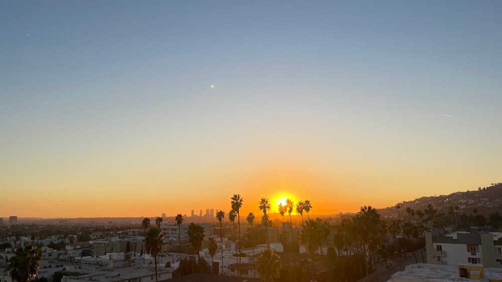 Primary Photo - 7135 Hollywood Blvd