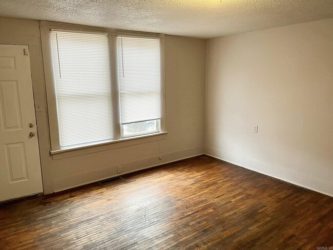 Building Photo - 4101 W 21st St