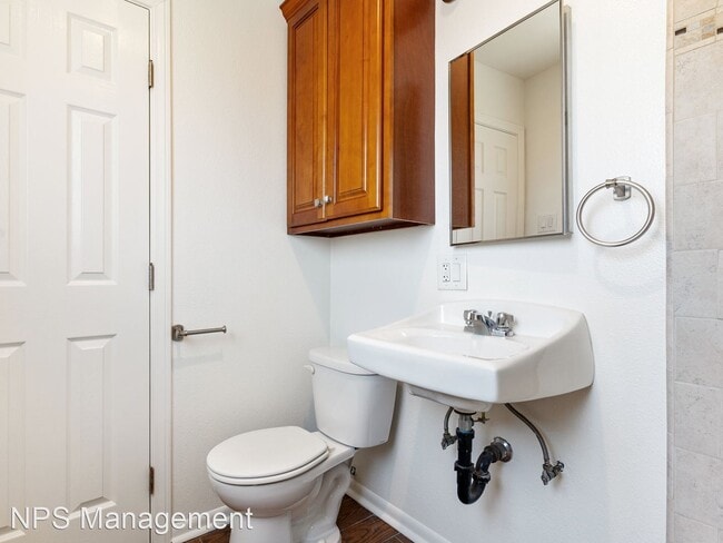 Building Photo - Studio, 1 bath Apartment - 1711 E Appleton...
