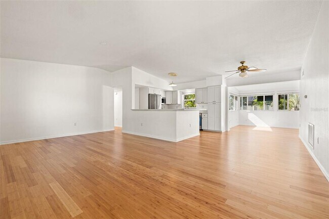 Foto del edificio - 1084 39th Ave NE