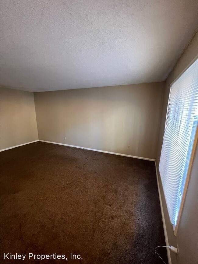 Building Photo - 2 br, 1.5 bath House - 2007 Countrymens Co...