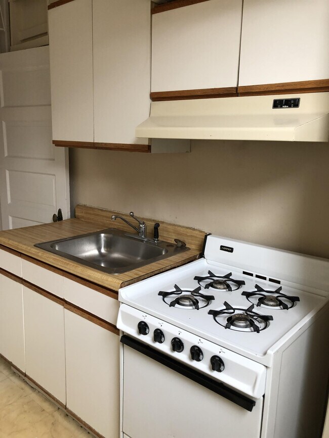 Foto del edificio - 3010 St Paul St