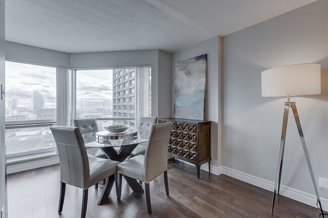 Photo du bâtiment - 10 Yonge St