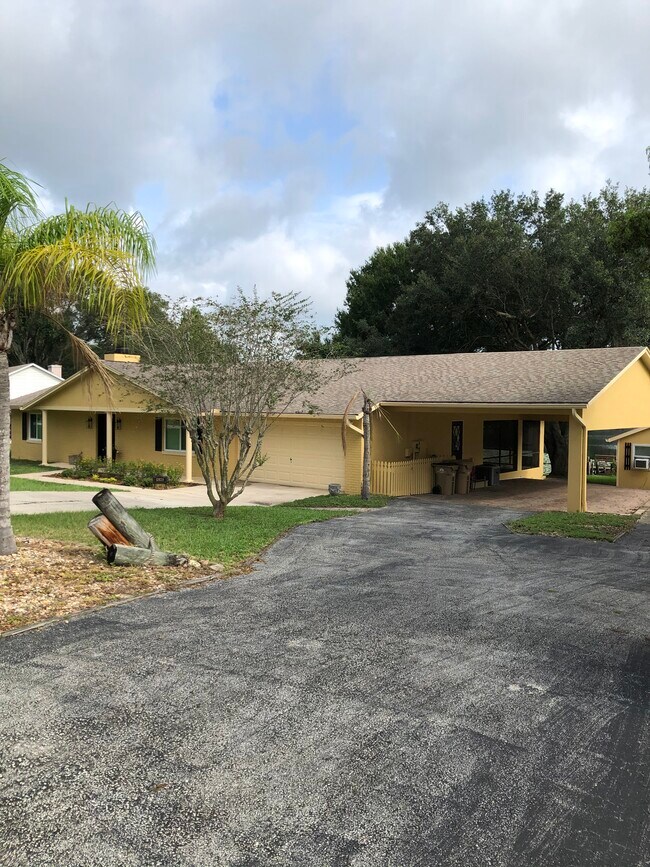 2 Bed 2 Bath Lakehouse with private Dock - 10835 Denali Dr