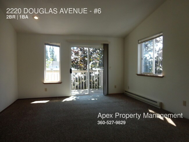 Building Photo - 2220 Douglas Ave