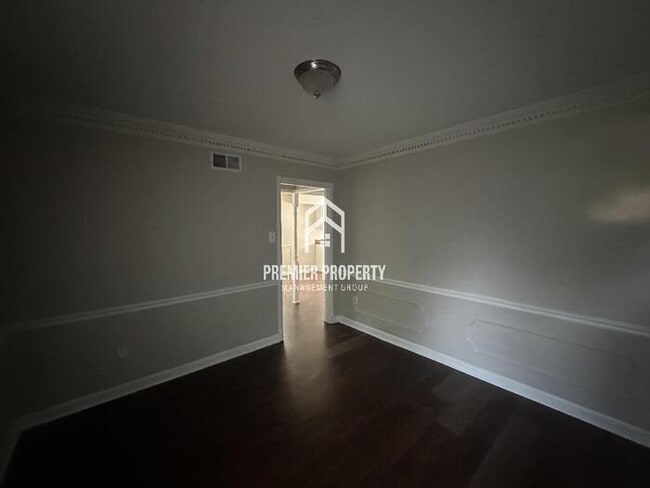Building Photo - 3292 Hulon St