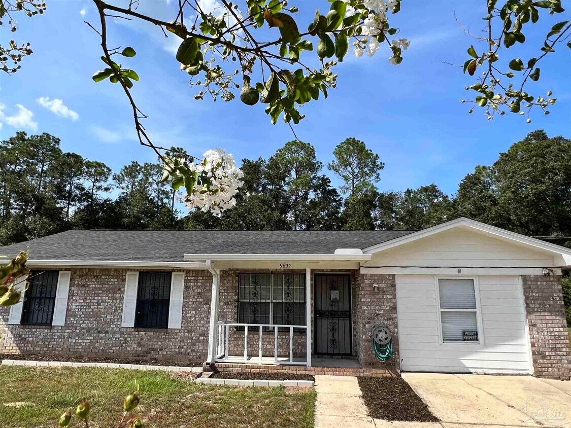 6632 Trailride N, Milton, FL 32570 House Rental in Milton, FL