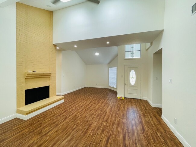 Building Photo - 2123 Echo Ridge