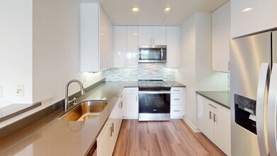 Interior Photo - 388 Beale