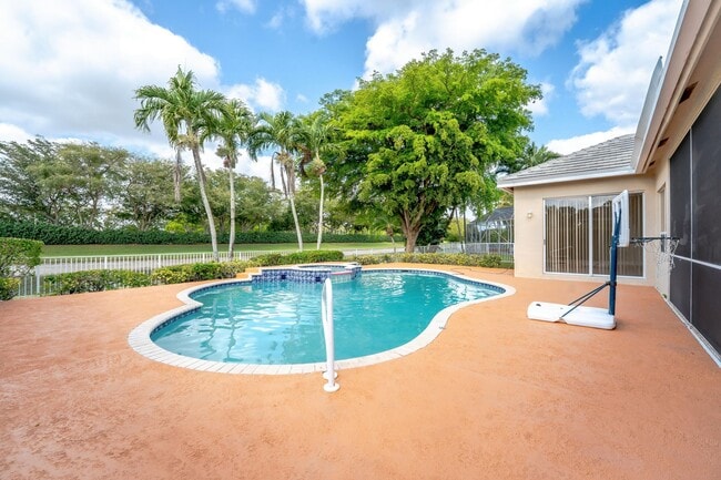 Building Photo - 12630 Torbay Dr