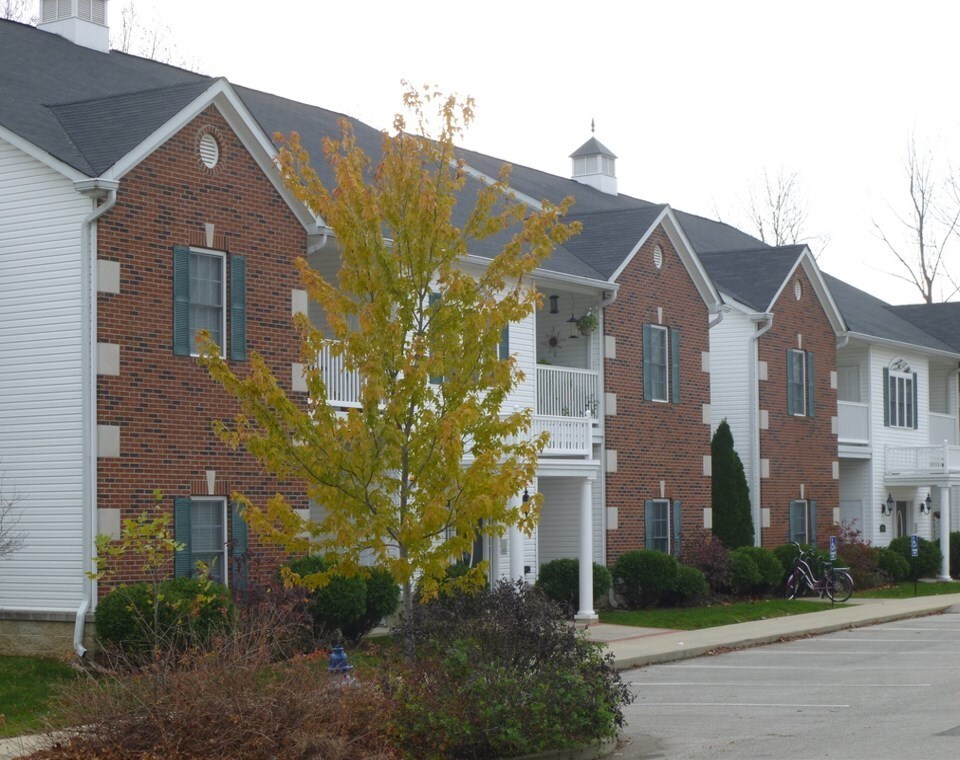 Outside view - 790 S Basswood Dr