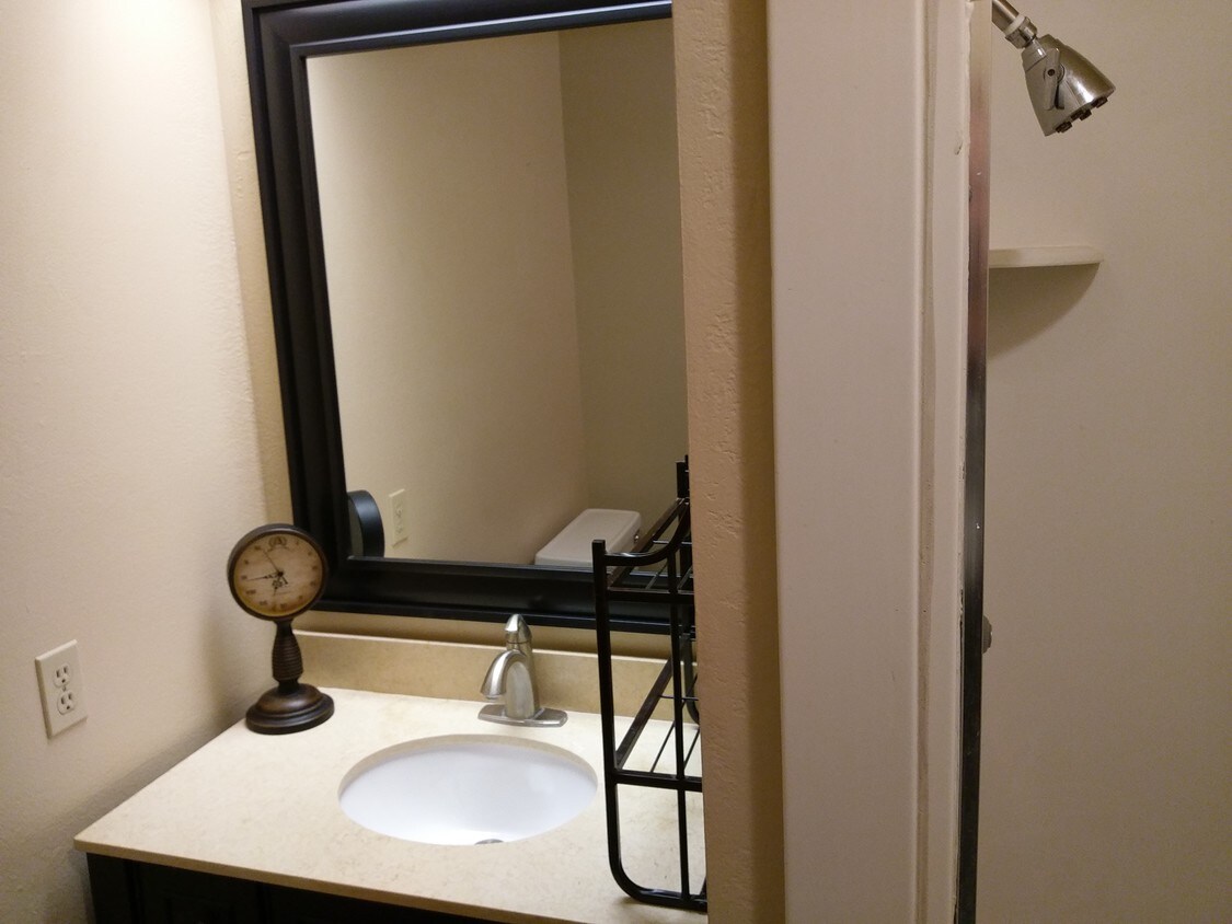 Foto del edificio - 325 S 200 E