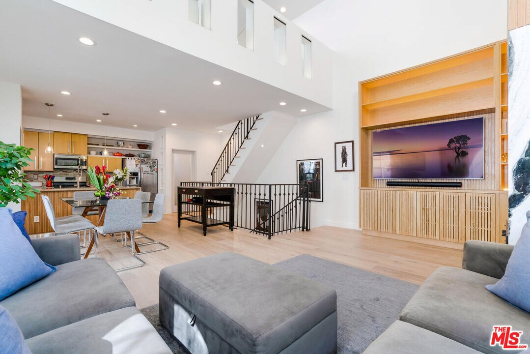 963 Larrabee St Unit 5, West Hollywood, CA 90069 Apartment for Rent