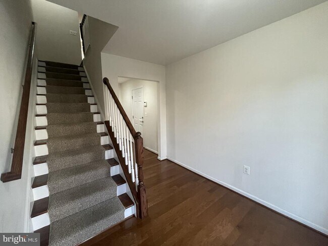 Building Photo - 8322 Heritage Crossing Ct