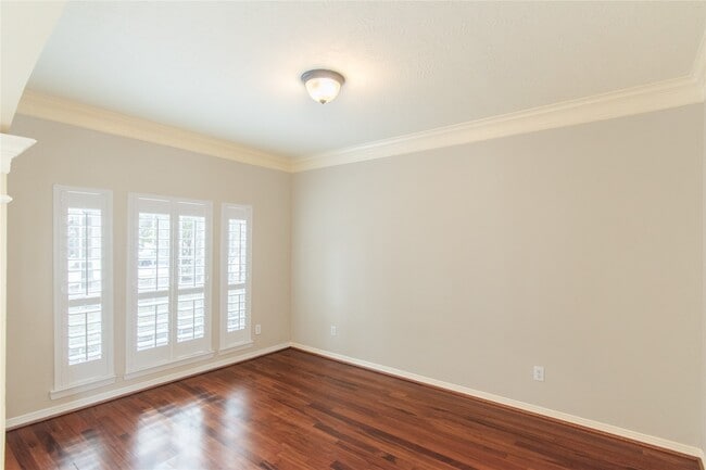 Building Photo - 2026 Arbor Cove